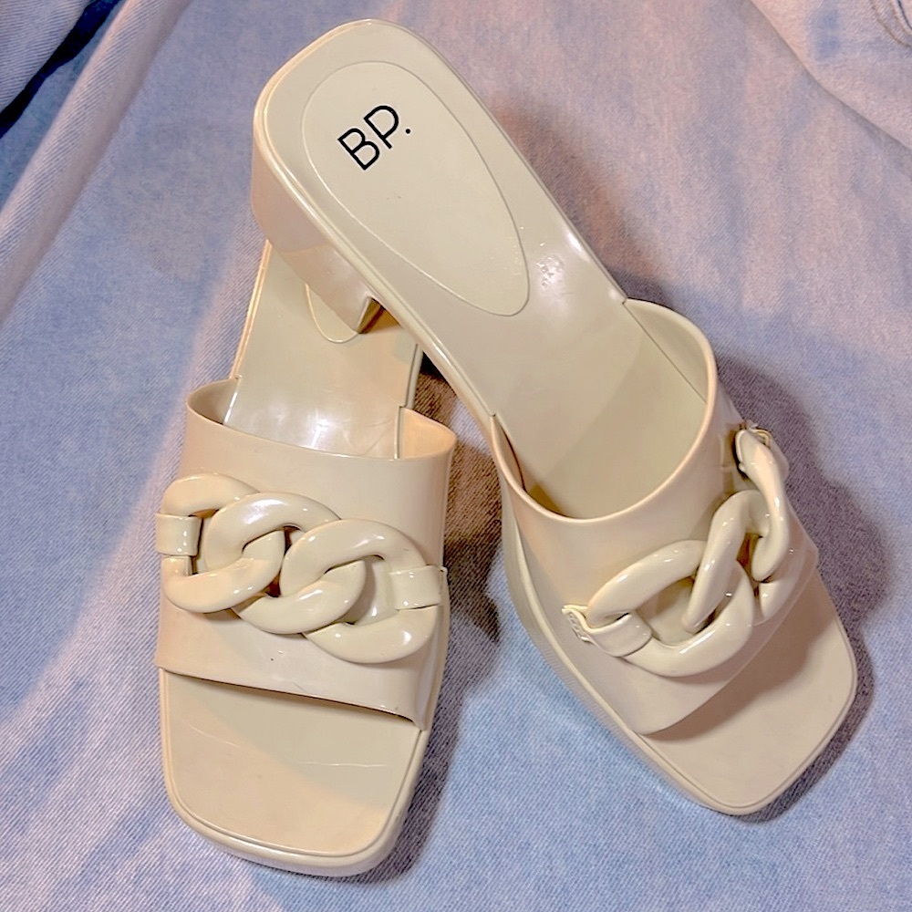 BP cream chain🔗link style small heel
